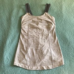 NWOT Grey & white Lulu tank